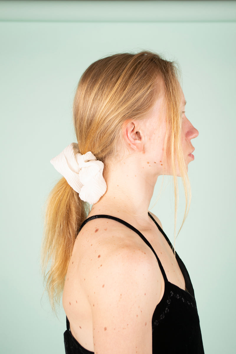 Mini Scrunchie In White Crinkle Chiffon