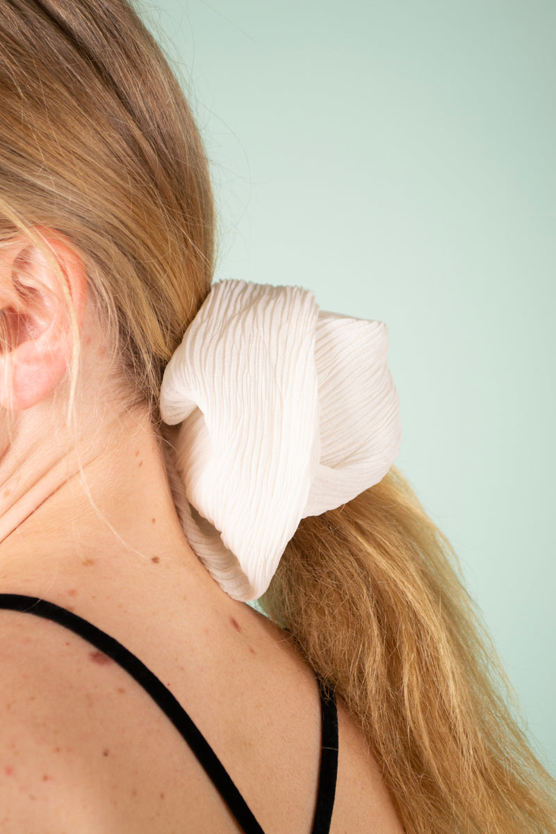 Mini Scrunchie In White Crinkle Chiffon