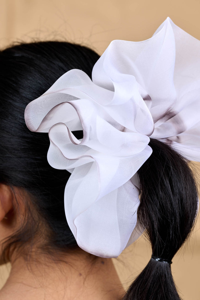 Giga Scrunchie in Black and White Feather Stroke Dye