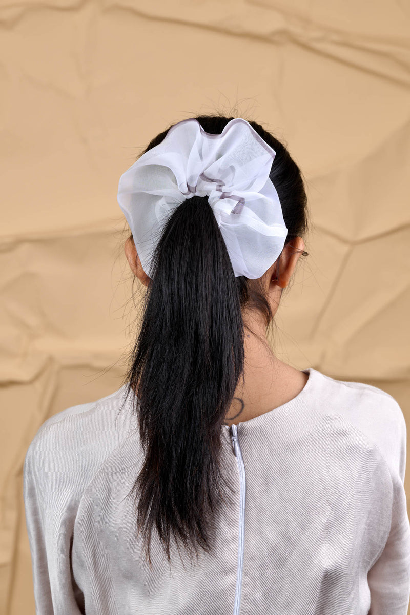 Mini Scrunchie In Black and White Feather Stroke Dye