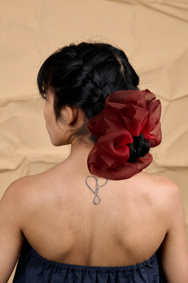 Giga Scrunchie in Black Velvet Rose Dip Dye