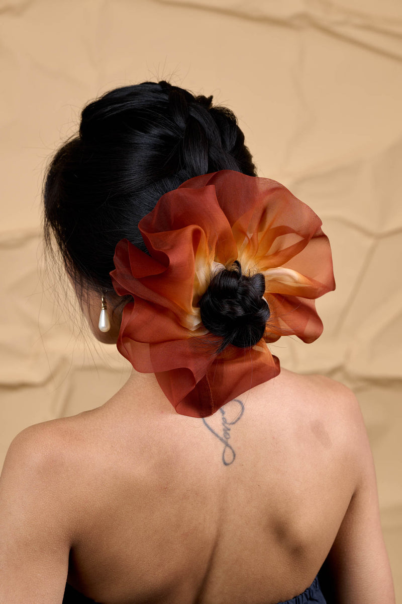 Giga Scrunchie in Bark's Resin Dip Dye