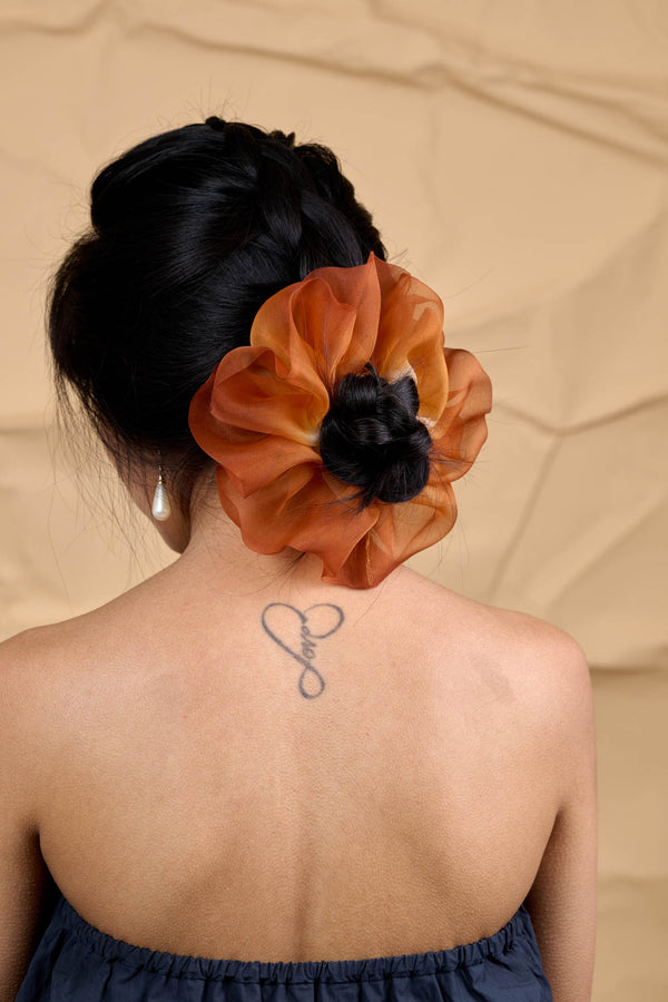 Mega Scrunchie In Bark's Resin Dip Dye