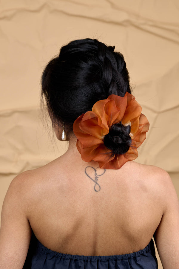 Mega Scrunchie In Bark's Resin Dip Dye