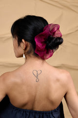 Mini Scrunchie In Wine's Mosto Tie-Dye