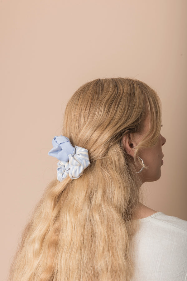 Hair clips with flowers